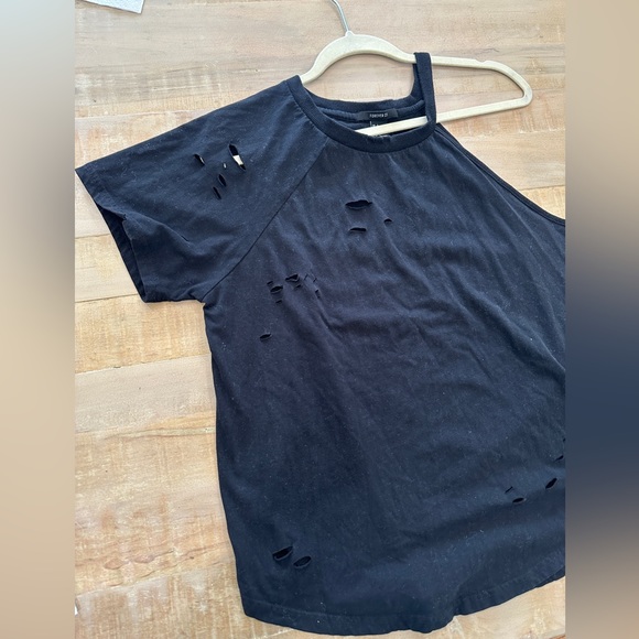 Forever 21 one shoulder distressed short sleeve off the shoulder shirt tee top - Picture 3 of 9